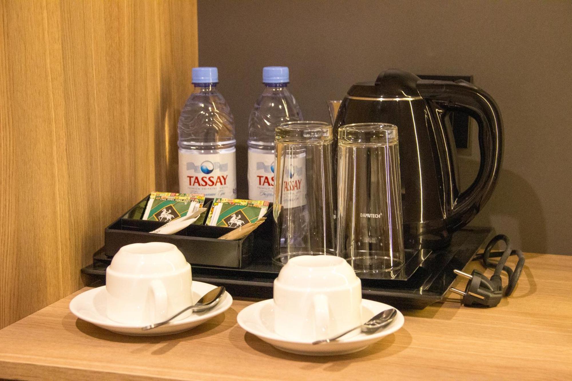 Resident Hotel Abay Almaty Esterno foto