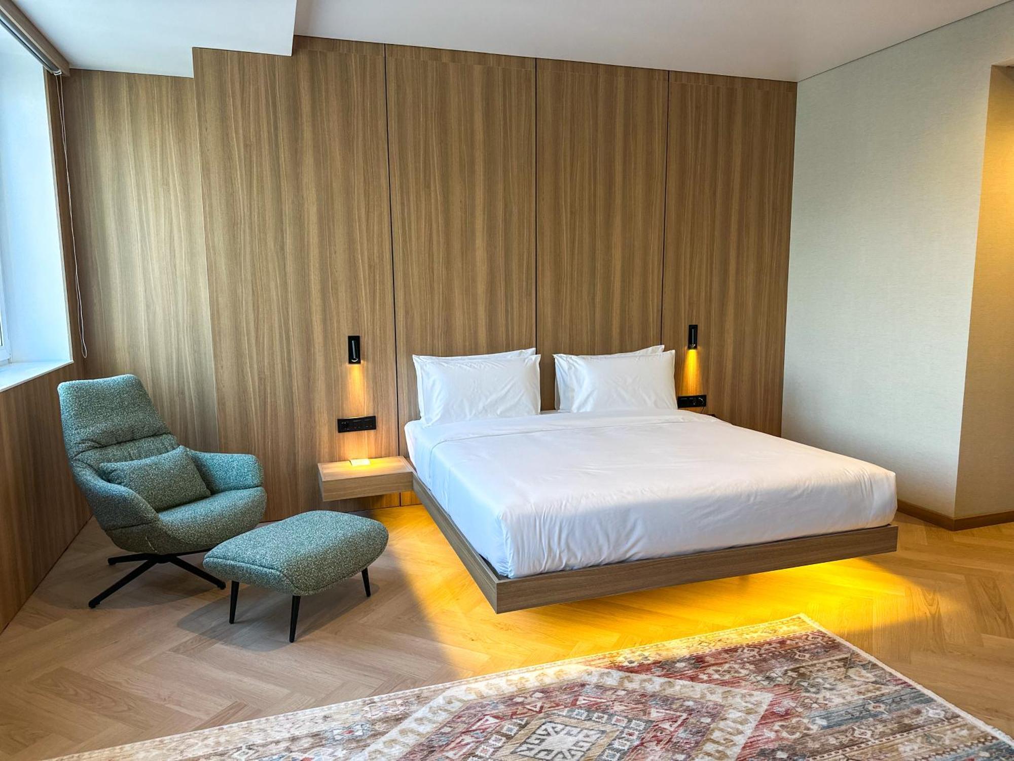 Resident Hotel Abay Almaty Esterno foto