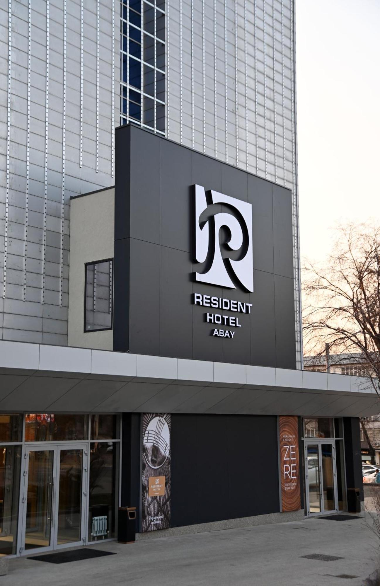 Resident Hotel Abay Almaty Esterno foto