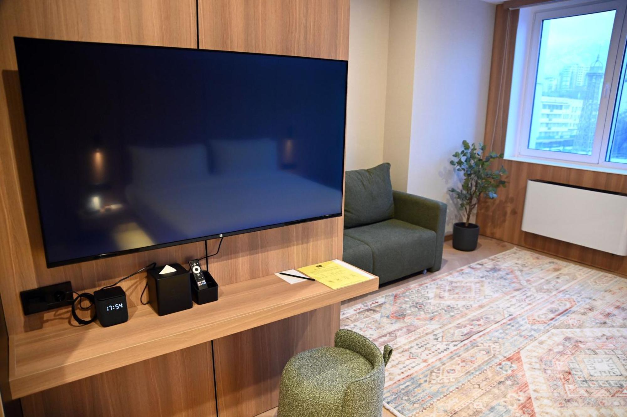 Resident Hotel Abay Almaty Esterno foto